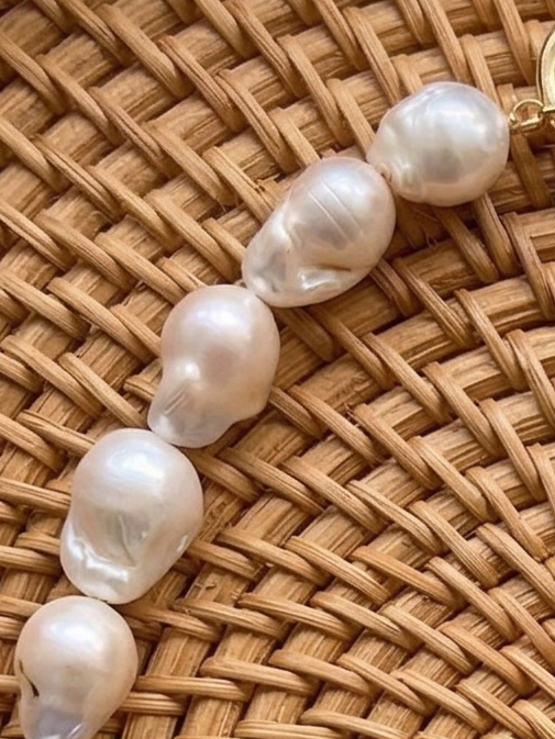 Medium Pearl Necklace