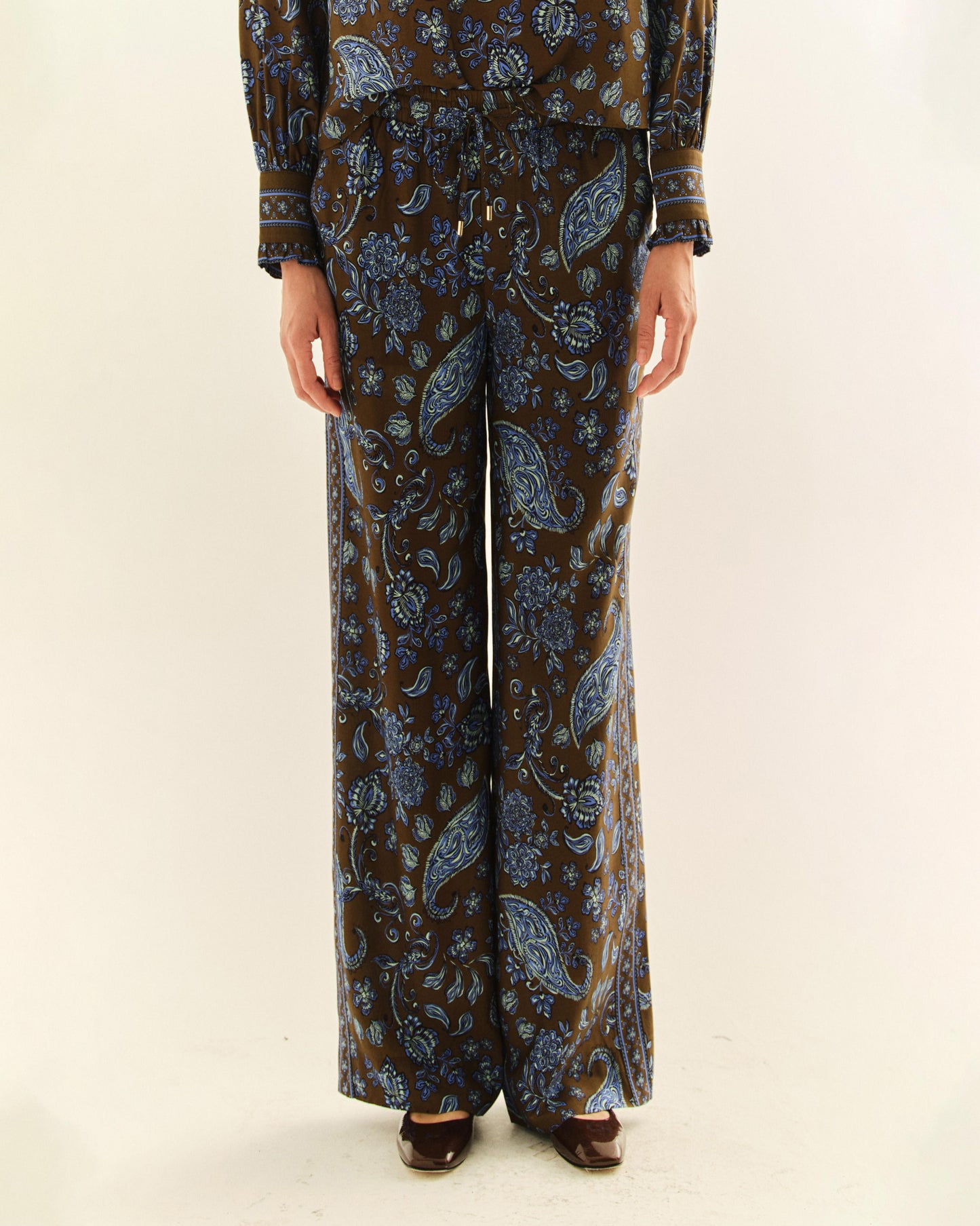 Isla Pant-Cedar Hill Paisley