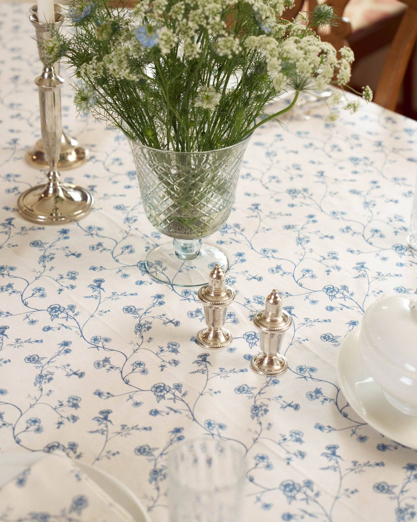 Delft Blue Floral Cotton Tablecloth, Coastal Summer Decor: Garden Vine Delft Blue / 66 x 120 inches