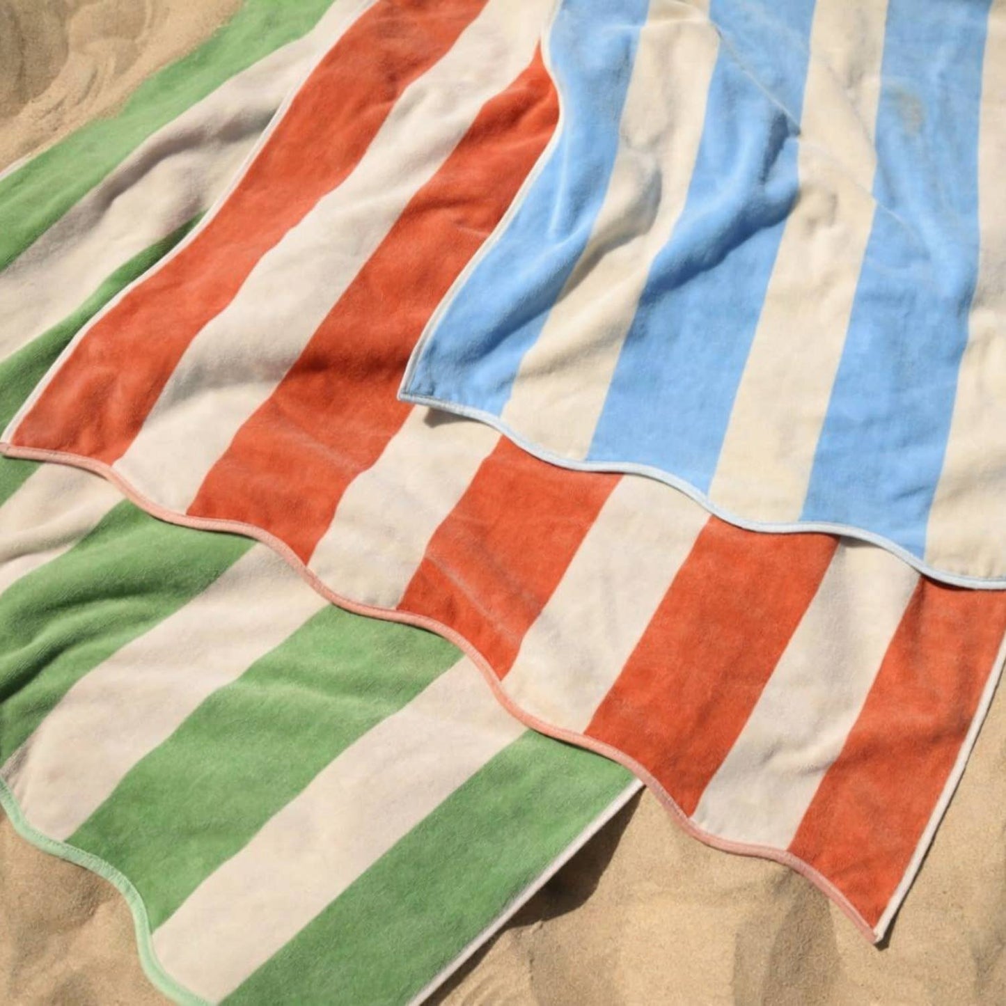 Large Scalloped Striped Beach Towel 90 x 170cm - 100% Cotton: Ice Blue